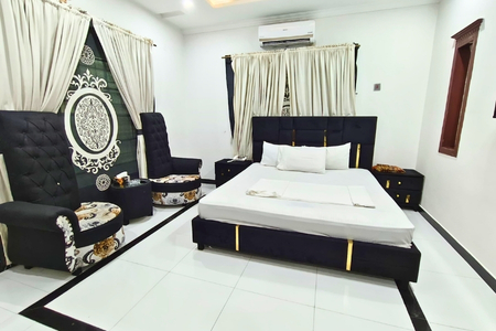 Deluxe Double Bedroom